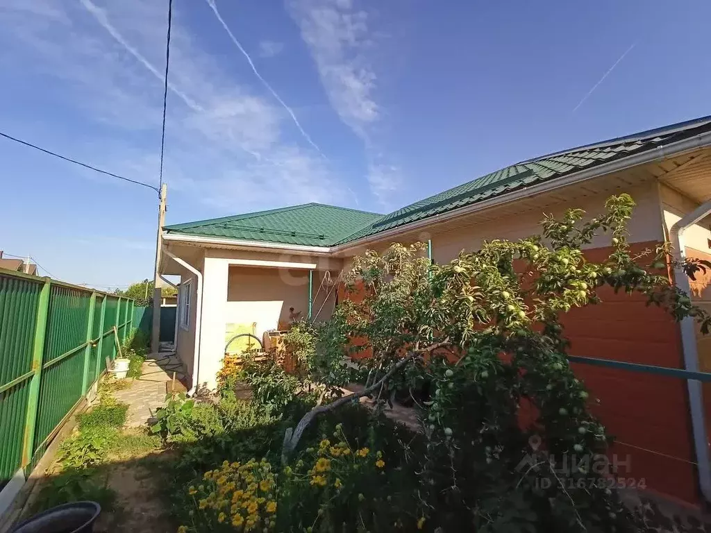 Дом в Волгоградская область, Краснослободск Среднеахтубинский район, ... - Фото 1