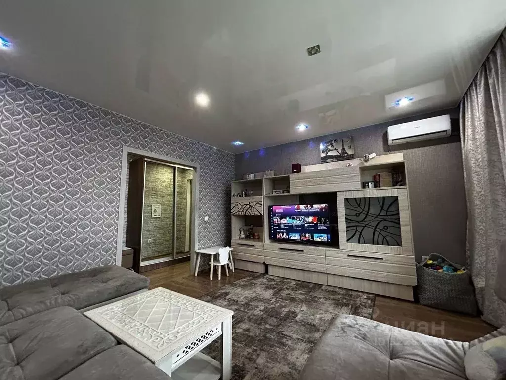 2-к кв. Кемеровская область, Междуреченск ул. Лазо, 10 (56.47 м) - Фото 1