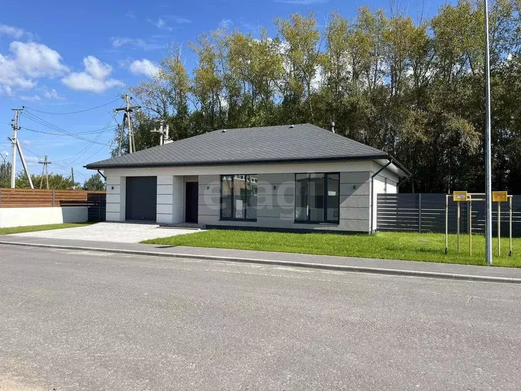 Дом в Тюменская область, Тюменский муниципальный округ, с. Луговое ул. ... - Фото 1