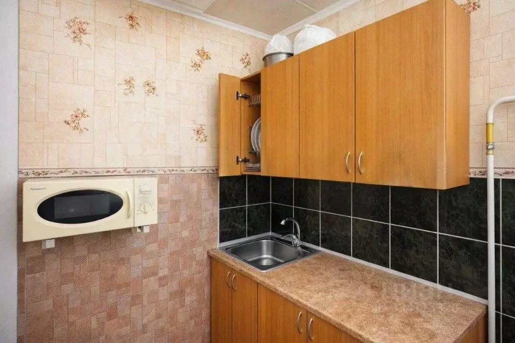 3-к кв. Омская область, Омск Солнечный мкр, ул. Комкова, 1Б (59.6 м) - Фото 2