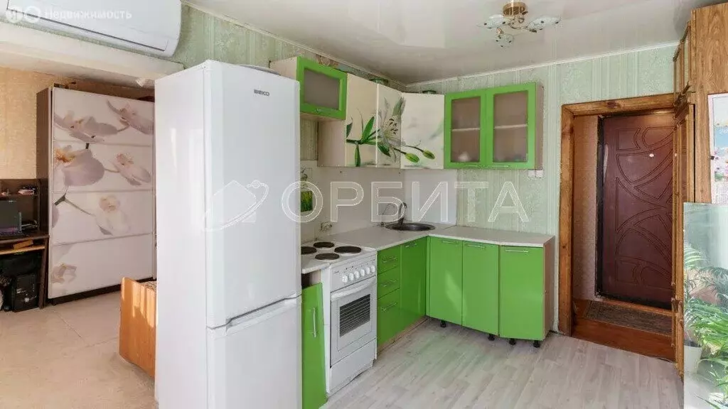 2-комнатная квартира: Тюмень, улица Мельникайте, 113 (46 м) - Фото 0