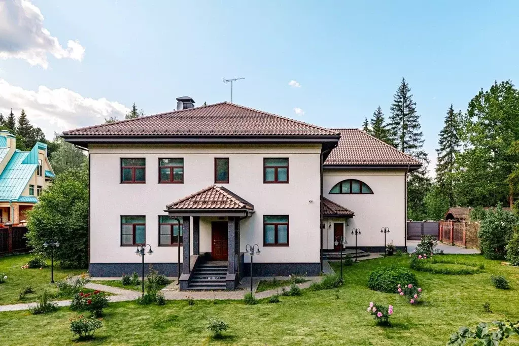 Дом в Московская область, Одинцовский городской округ, с. Жаворонки ... - Фото 0