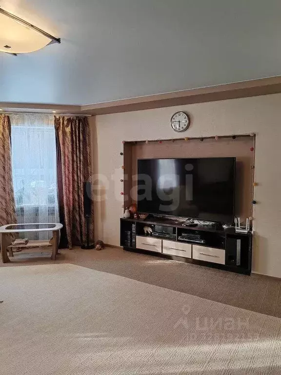 Дом в Амурская область, Тында ул. Сергея Лазо, 2А (320 м) - Фото 1