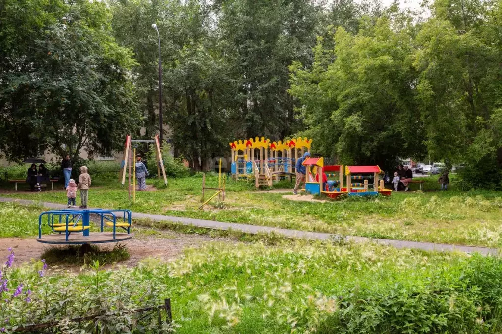 Комната Свердловская область, Екатеринбург пер. Парковый, 14 (95.0 м) - Фото 1