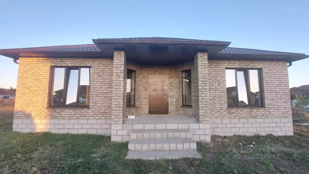 Дом в Белгородская область, Строитель Яковлевский городской округ, ул. ... - Фото 1