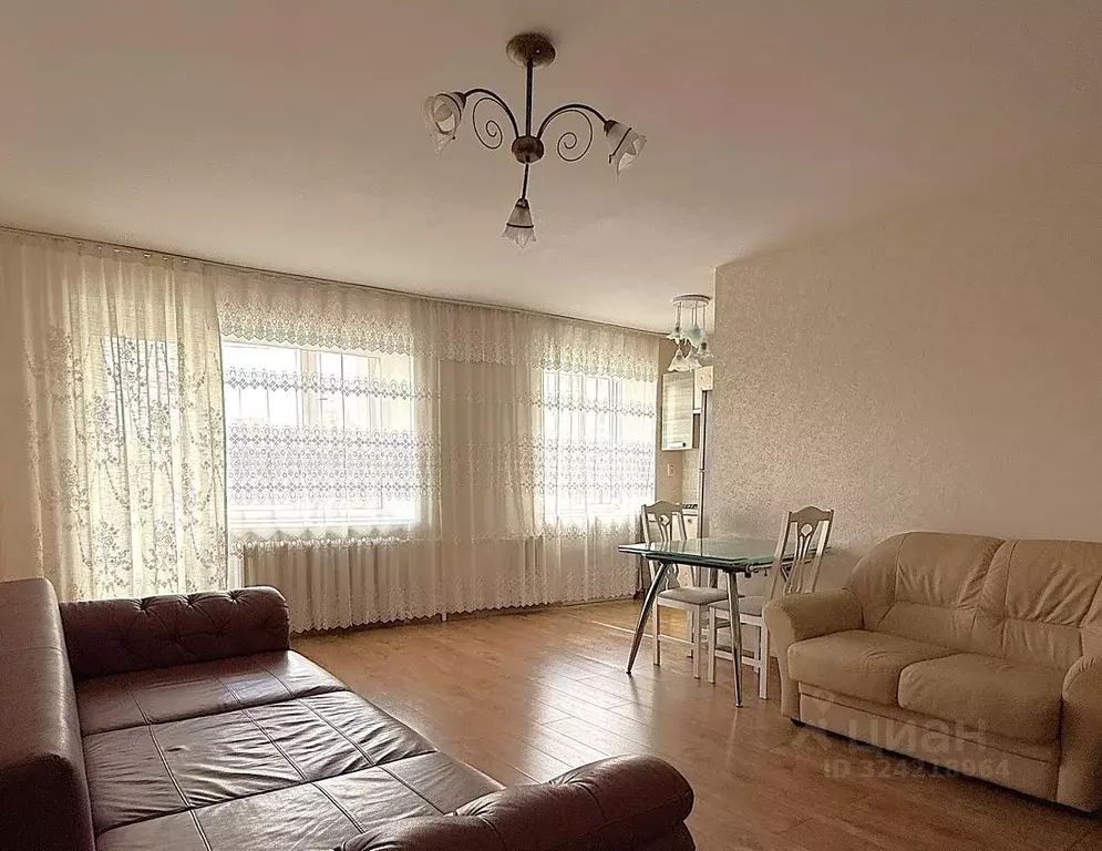 2-к кв. Омская область, Омск ул. Гагарина, 2 (44.0 м) - Фото 1