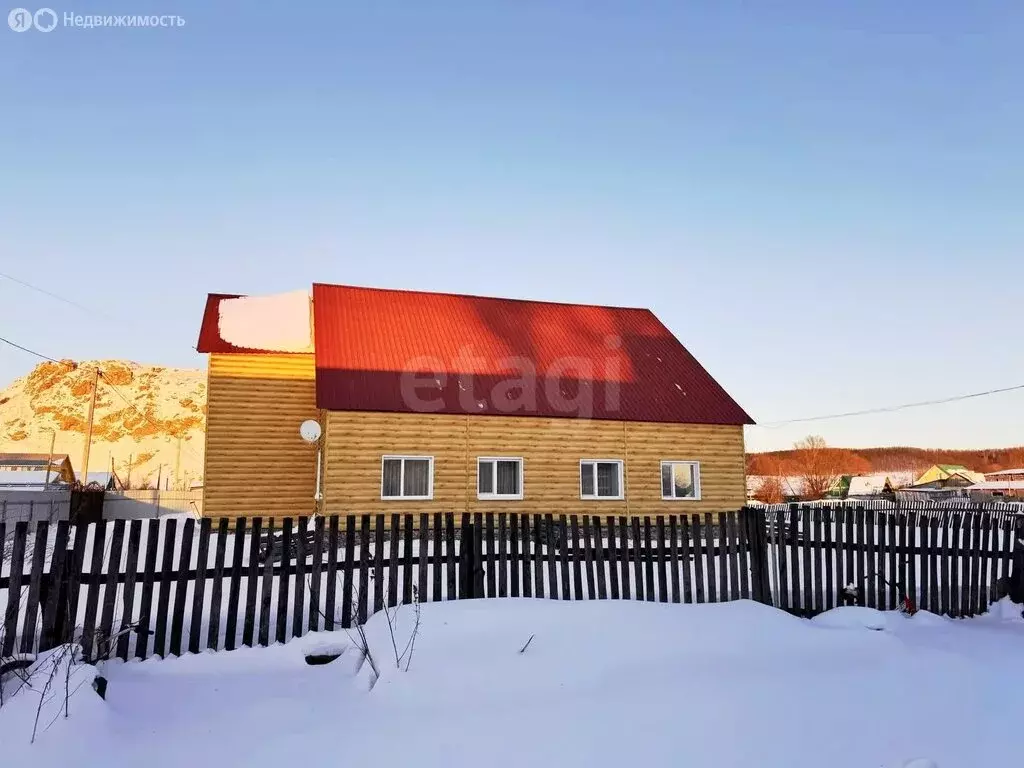 Дом в село Ишеево, улица Мира (161.5 м) - Фото 1