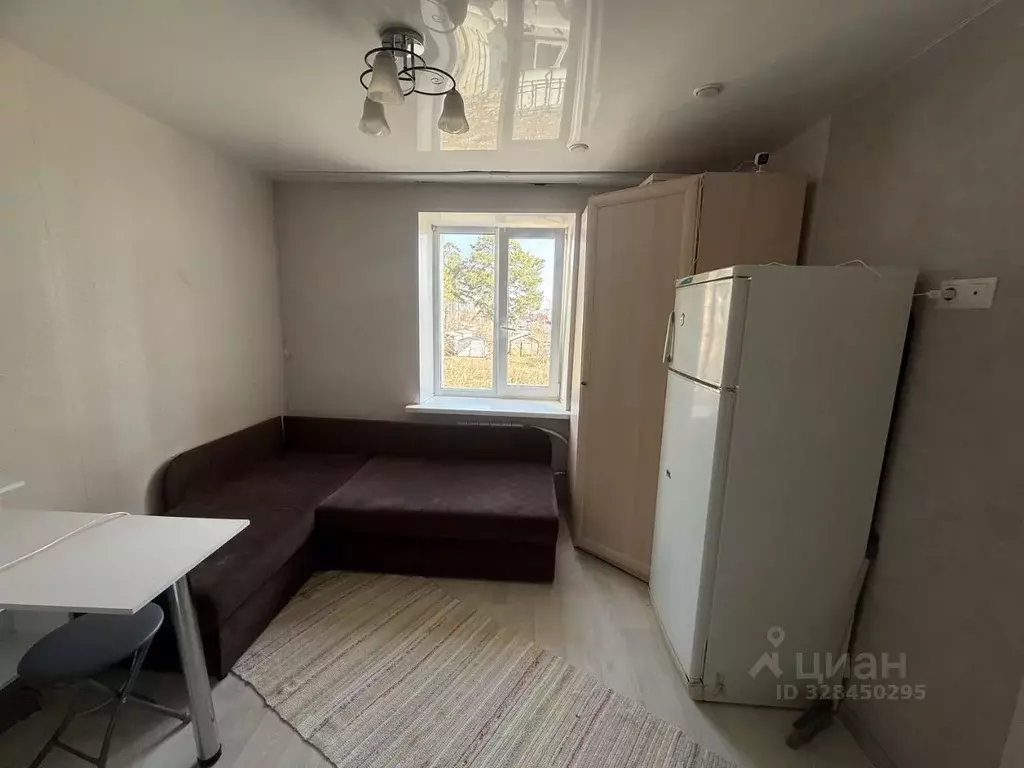 Комната Свердловская область, Екатеринбург ул. Умельцев, 9 (11.6 м) - Фото 1