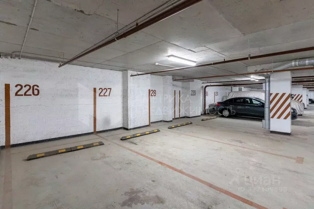 Гараж в Тюменская область, Тюмень ул. Тимофея Чаркова, 89 (13 м) - Фото 1