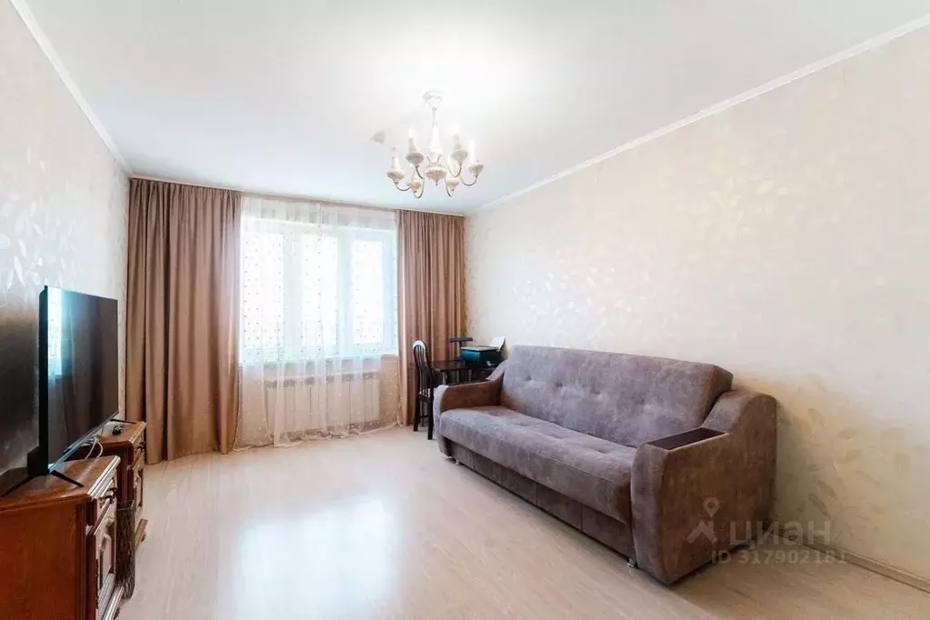 1-к кв. Омская область, Омск просп. Комарова, 21 (39.7 м) - Фото 0
