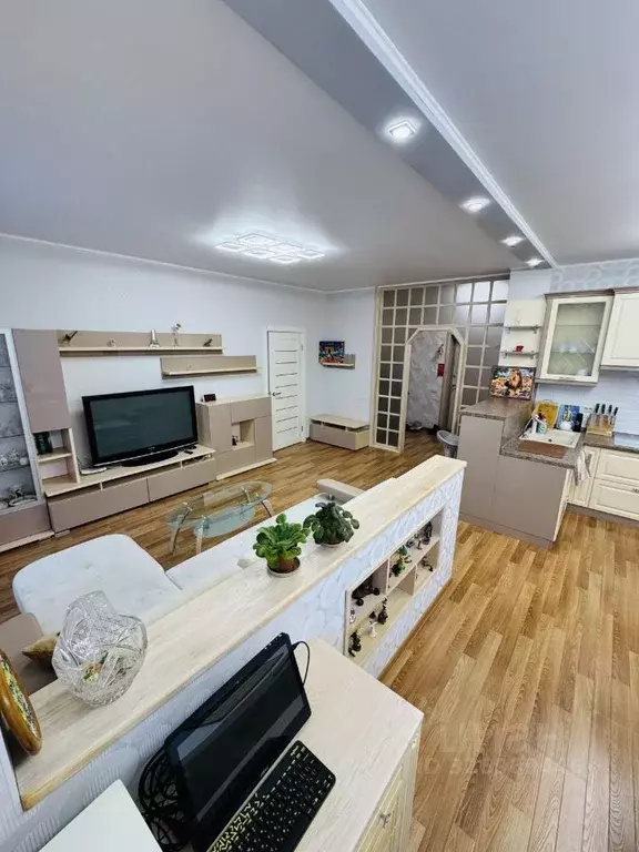 2-к кв. Челябинская область, Челябинск ул. Героя России А.В. Яковлева, ... - Фото 0