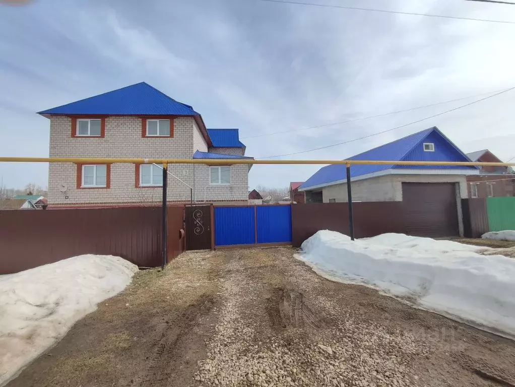 Дом в Башкортостан, Уфа ул. Зои Космодемьянской, 73 (175 м) - Фото 1