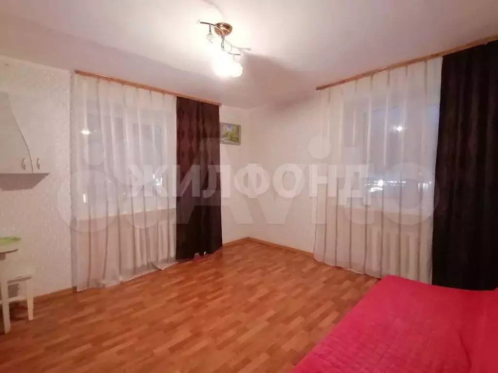 Комната 17 м в 5-к., 2/4 эт. - Фото 1