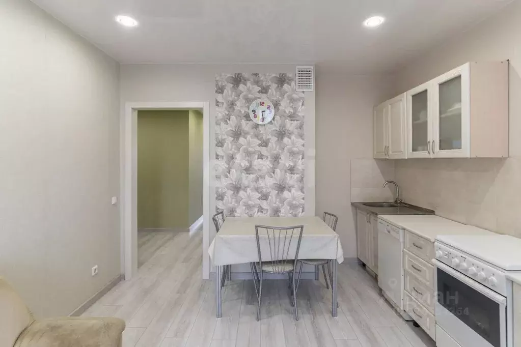 2-к кв. Тюменская область, Тюмень ул. Николая Никитина, 2 (59.3 м) - Фото 0