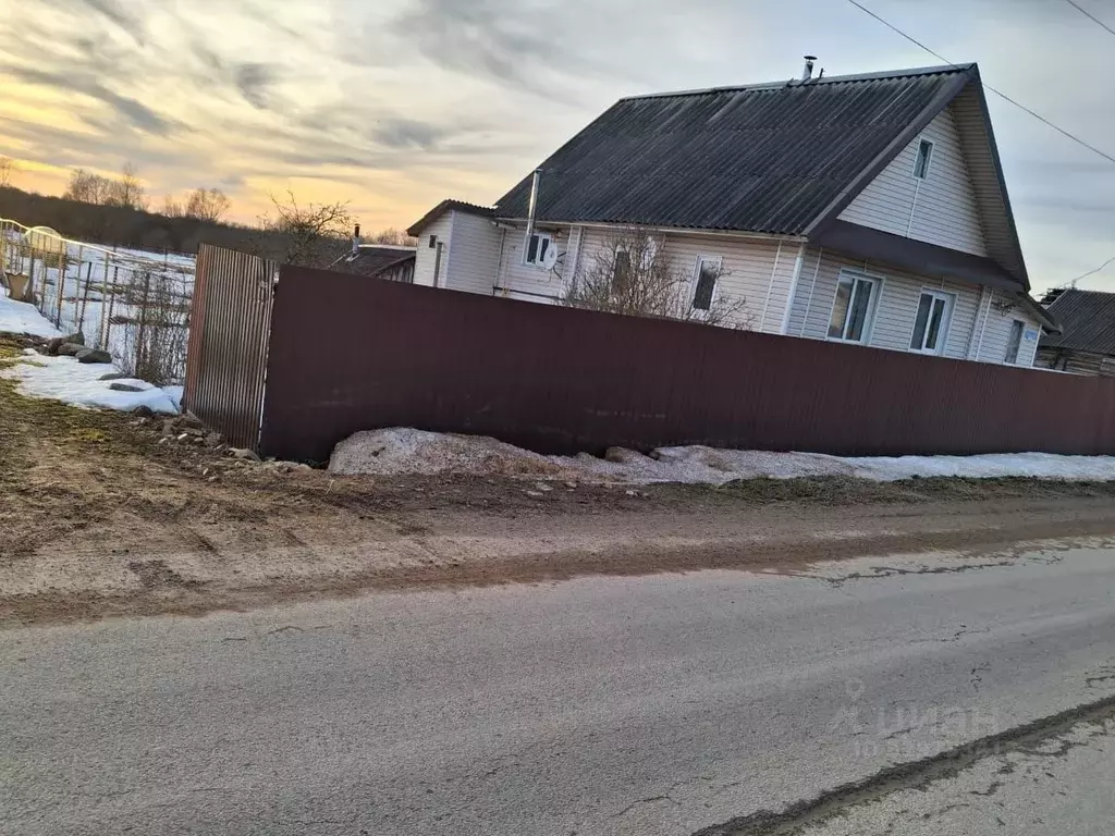 Дом в Новгородская область, Волотовский муниципальный округ, д. Волот ... - Фото 2