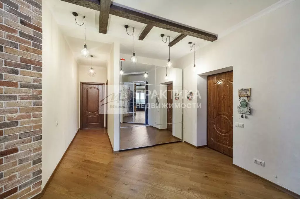 Продается 4-комнатная квартира - Фото 2