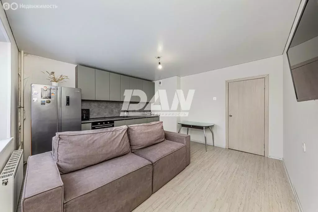 2-комнатная квартира: Челябинск, улица Дмитрия Неаполитанова, 18 (66.6 ... - Фото 2