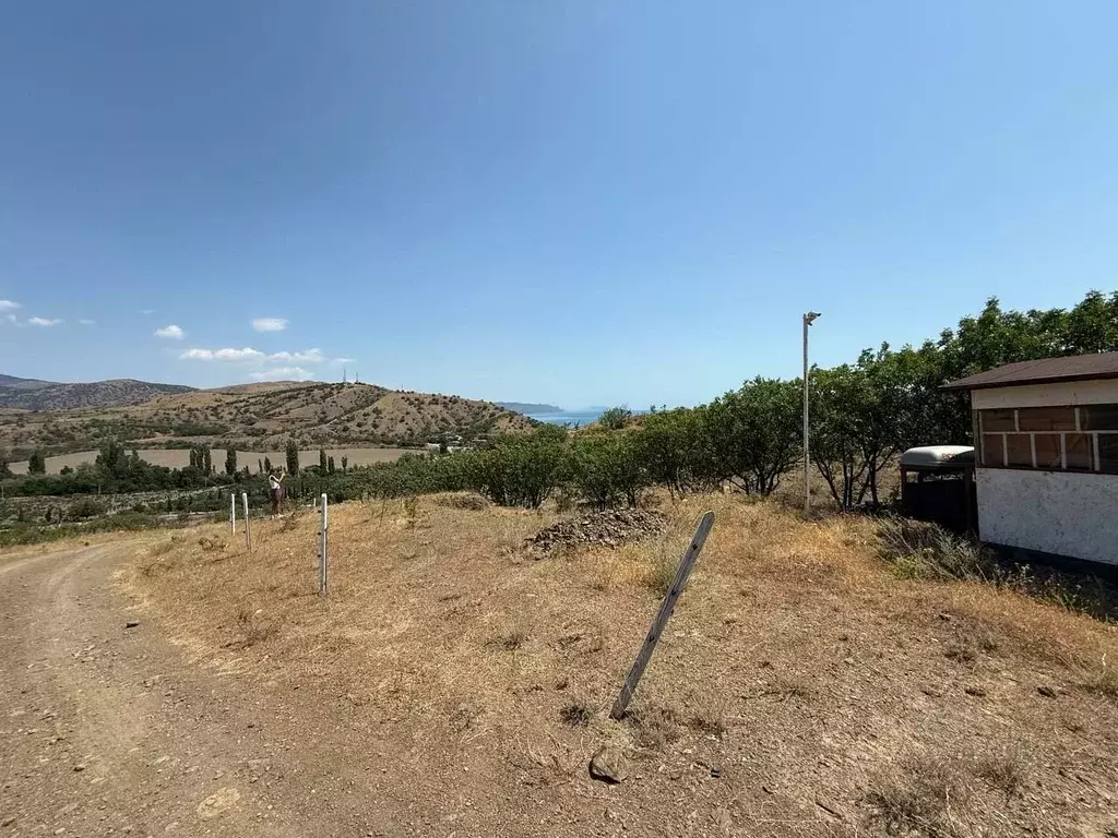 Участок в Крым, Алушта муниципальный округ, с. Приветное ул. Горького, ... - Фото 1