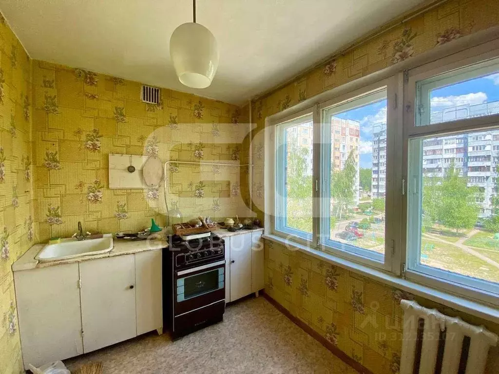 2-к кв. Брянская область, Брянск ул. Есенина, 6 (50.7 м) - Фото 1