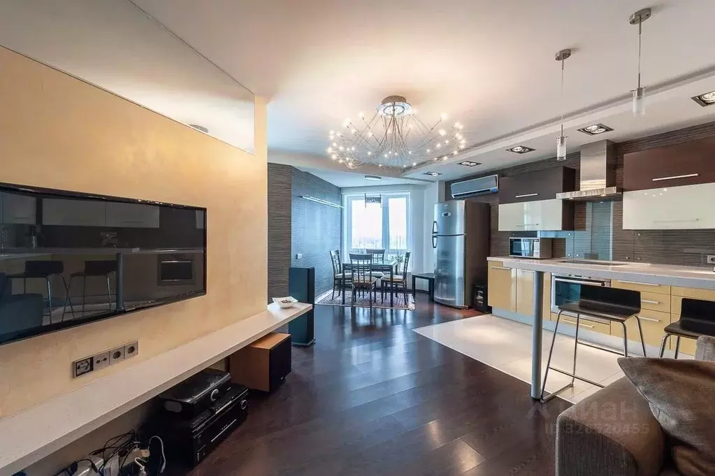 2-к кв. Свердловская область, Екатеринбург ул. Кузнечная, 79 (61.0 м) - Фото 2