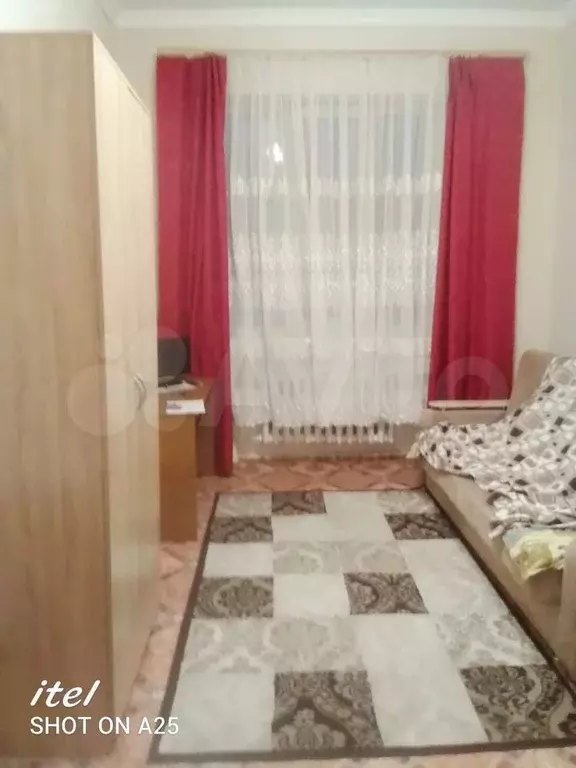 Комната 18 м в 3-к., 3/3 эт. - Фото 0