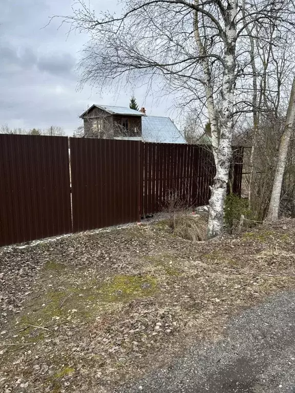 Участок в Ленинградская область, Гатчинский район, Красницы ... - Фото 0