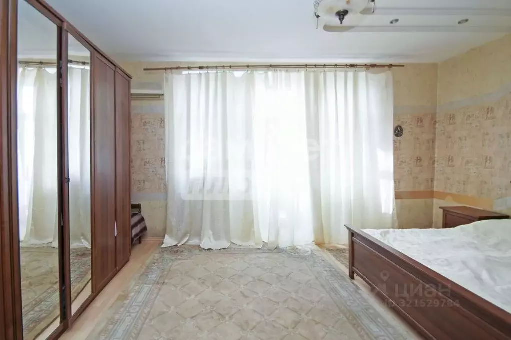 3-к кв. Омская область, Омск просп. Карла Маркса, 10 (117.0 м) - Фото 0