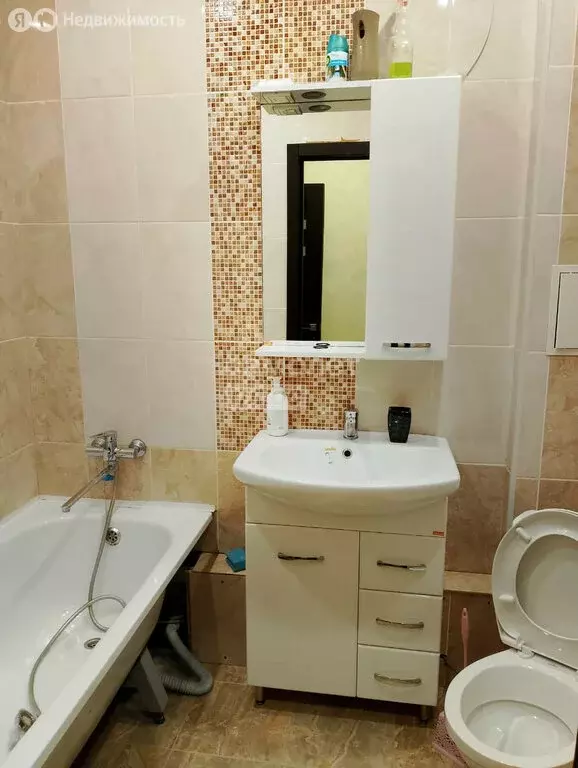 1-комнатная квартира: Астрахань, Молдавская улица, 1 (41 м) - Фото 0