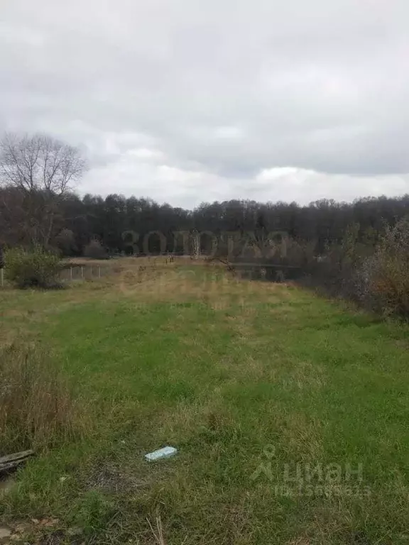 Участок в Белгородская область, Старооскольский городской округ, с. ... - Фото 0