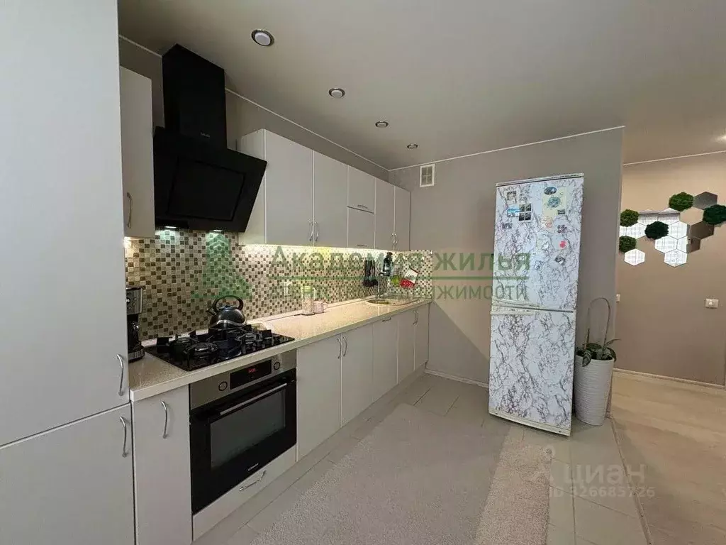 3-к кв. Саратовская область, Энгельс Студенческая ул., 183б (93.0 м) - Фото 1