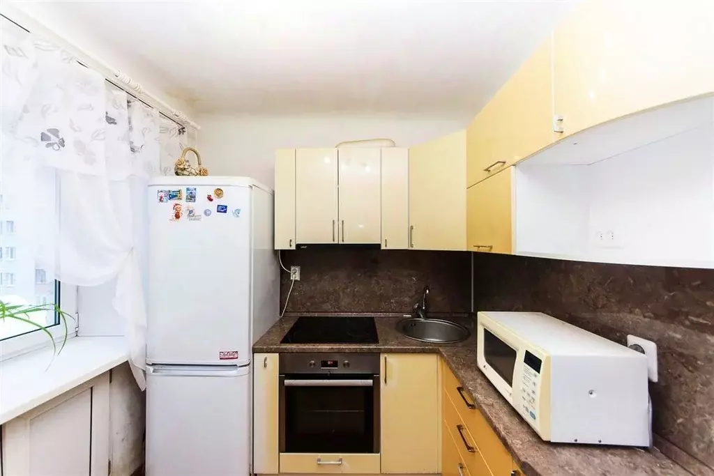 3-к кв. Томская область, Томск пер. Нахимова, 12 (56.5 м) - Фото 0