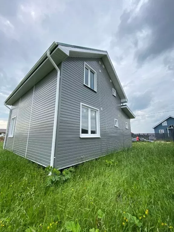Дом в Ленинградская область, Гатчинский район, д. Бугры ул. ... - Фото 1