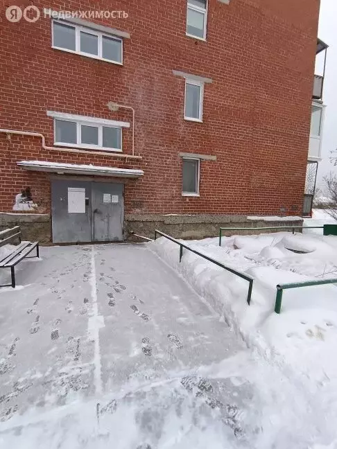 3-комнатная квартира: Берёзовский, микрорайон Овощное Отделение, 12 ... - Фото 2