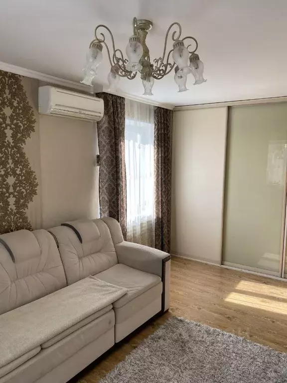 3-к кв. Башкортостан, Уфа Российская ул., 41/2 (57.3 м) - Фото 0