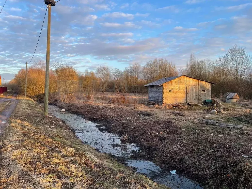 Дом в Новгородская область, Новгородский район, Савинское с/пос, д. ... - Фото 1