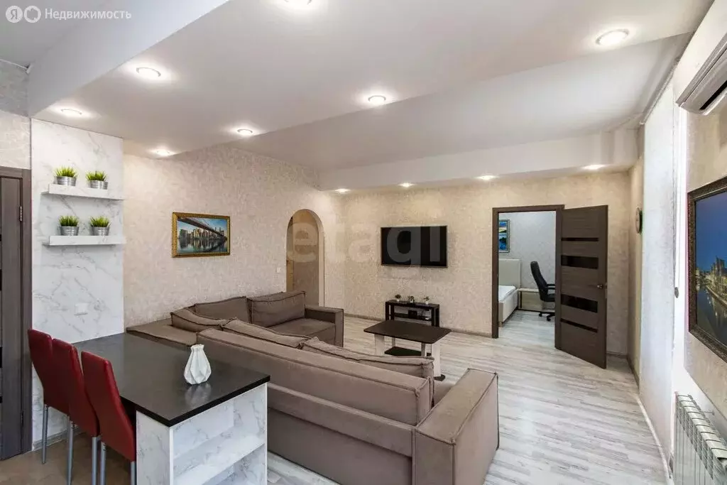 1-комнатная квартира: Тюмень, Холодильная улица, 120 (55.7 м) - Фото 2