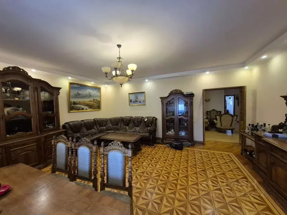 4-к кв. Волгоградская область, Волгоград ул. Огарева, 1 (132.1 м) - Фото 2