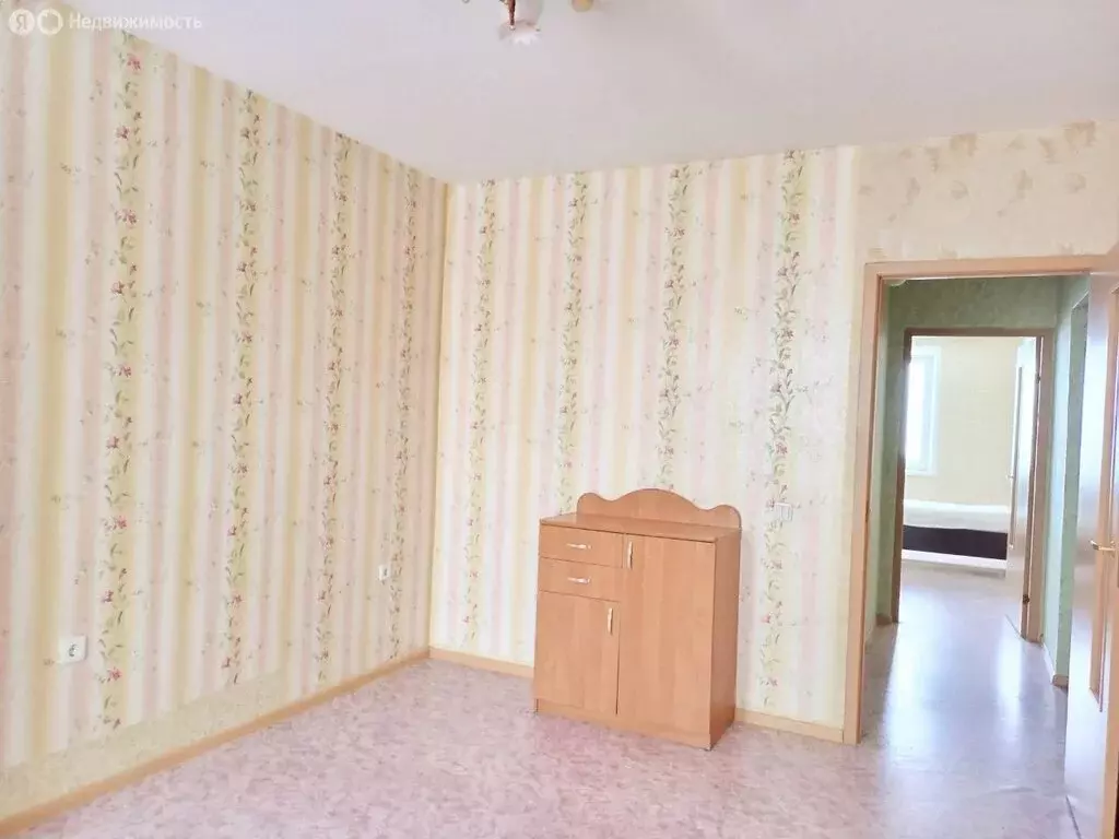 3-комнатная квартира: Данилов, улица Шарохина, 19 (68 м) - Фото 1