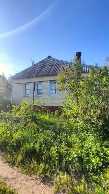 Дом в Курская область, Октябрьский район, Большедолженковский ... - Фото 0