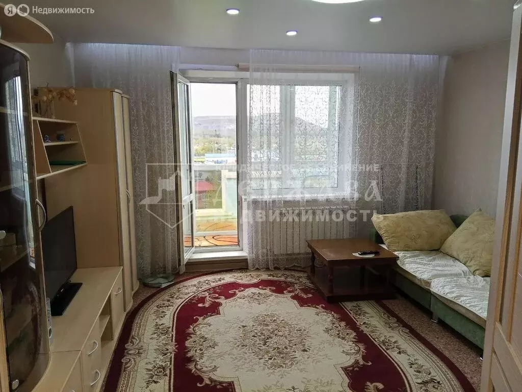 2-комнатная квартира: Междуреченск, улица Пушкина, 38 (56.6 м) - Фото 0