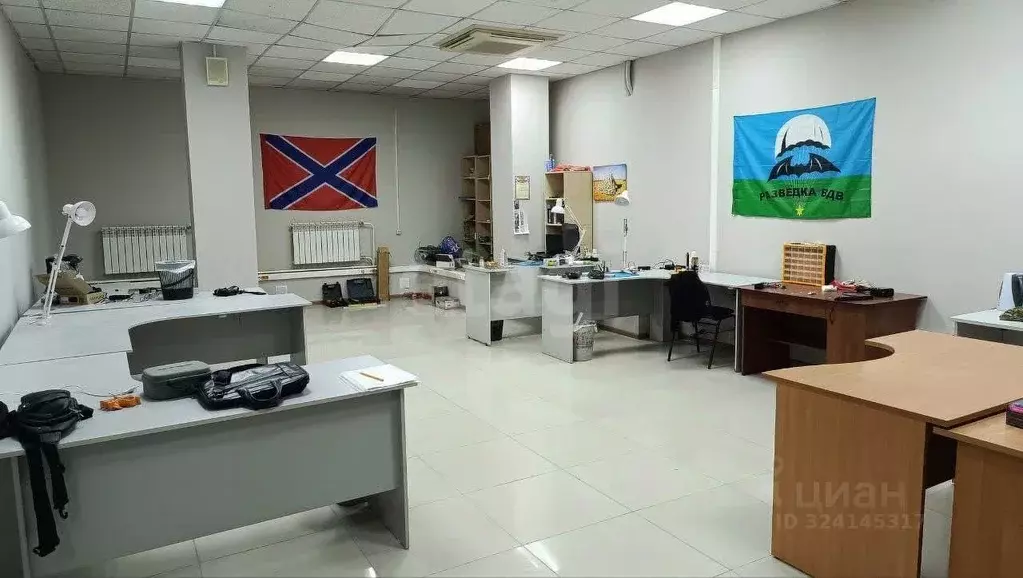 Помещение свободного назначения в Красноярский край, Красноярск просп. ... - Фото 1