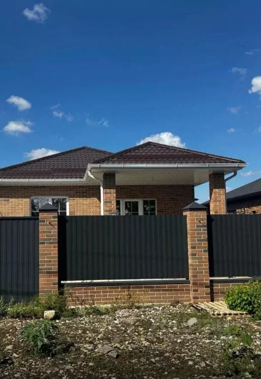 Дом в Краснодарский край, Динской район, Новотитаровская ст-ца ... - Фото 1