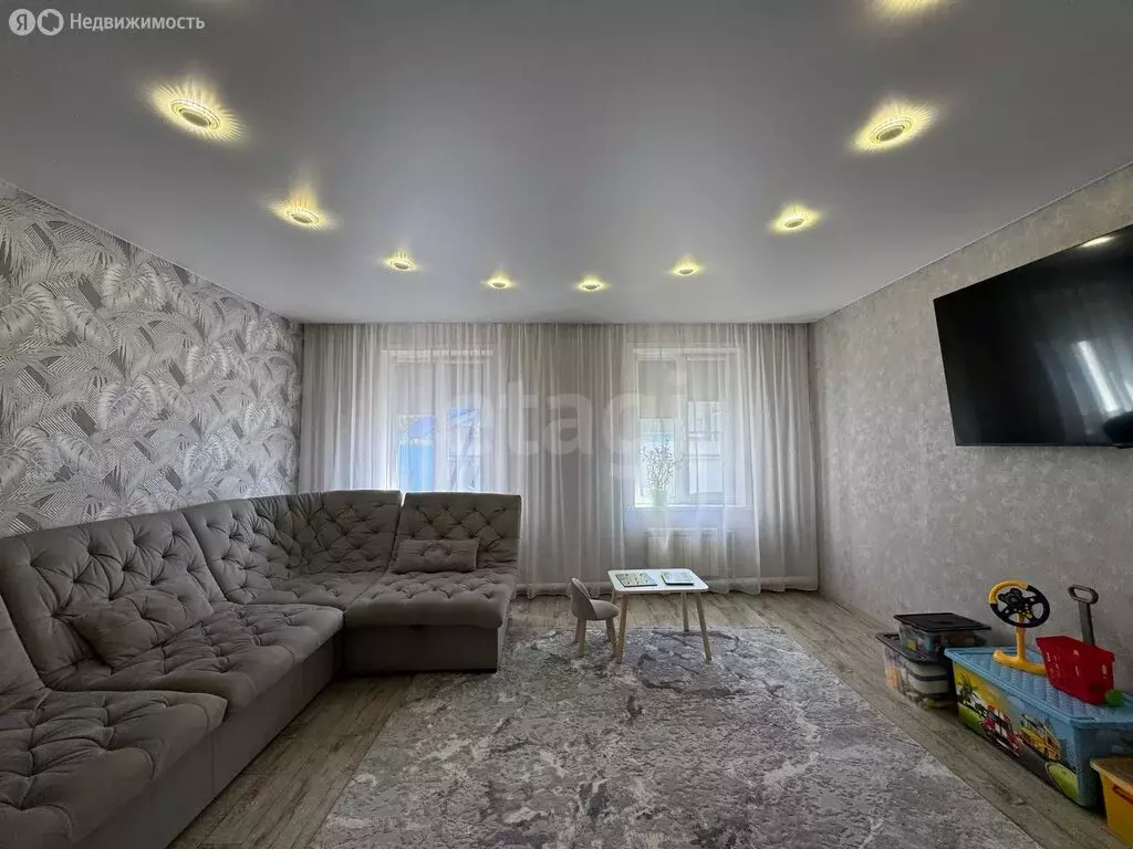 Дом в Ачинск, улица Чкалова (82.5 м) - Фото 1