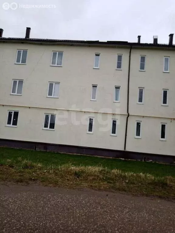 3-комнатная квартира: посёлок городского типа Васильевский Мох, ... - Фото 0
