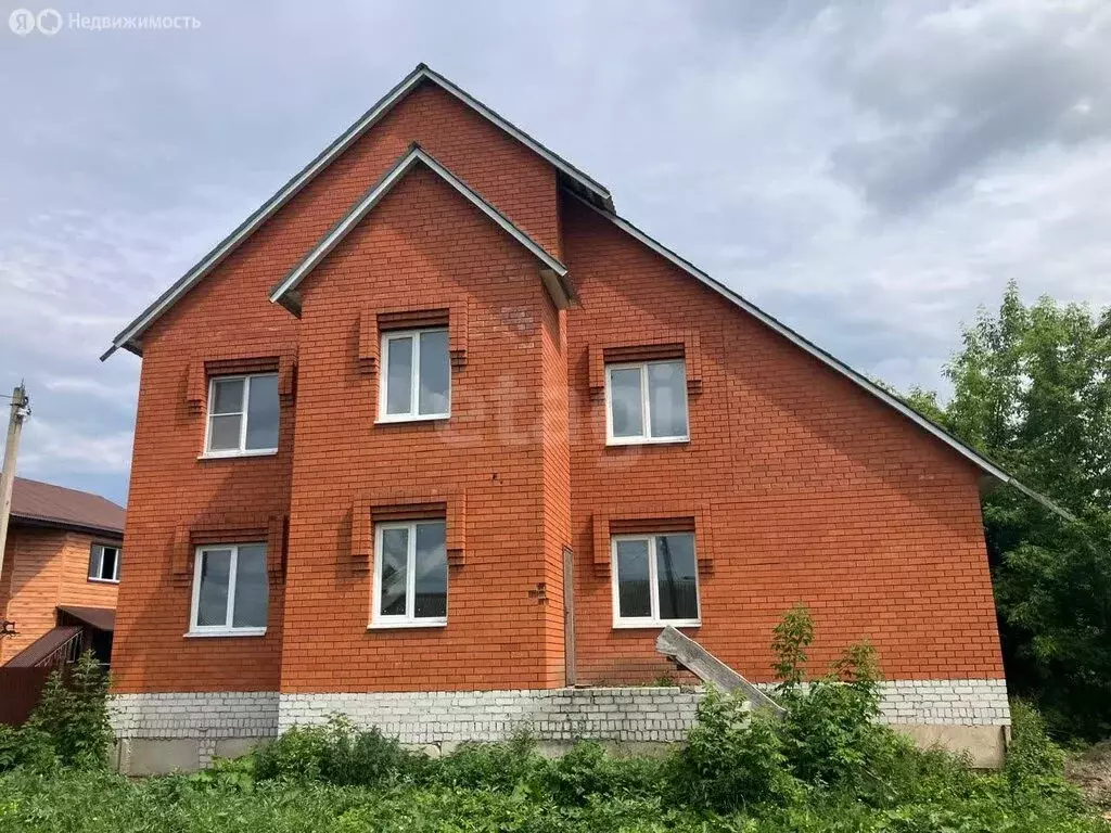 Дом в село Доброе, Коммунальная улица (330.1 м) - Фото 1