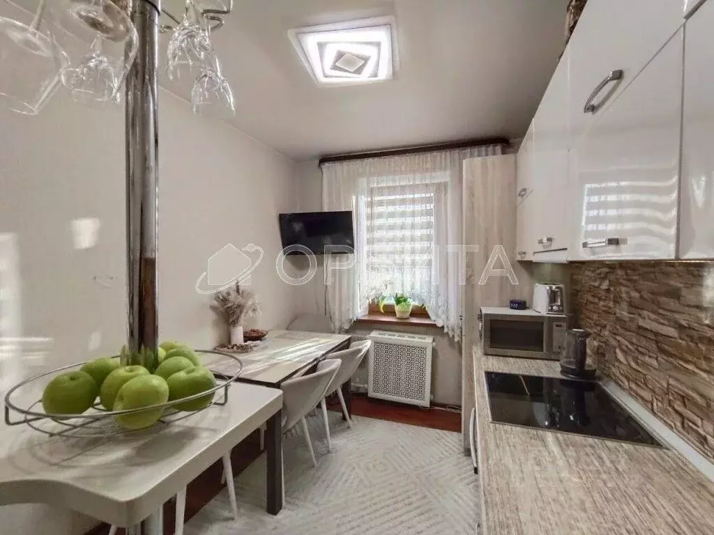 3-к кв. Тюменская область, Тюмень ул. Домостроителей, 4 (66.6 м) - Фото 2