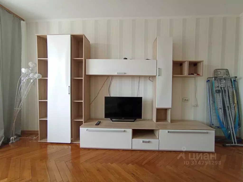 3-к кв. Курская область, Курск Семеновская ул., 21 (57.0 м) - Фото 1