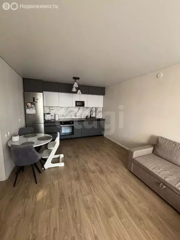 2-комнатная квартира: Новоалтайск, улица Титова, 8 (50 м) - Фото 2