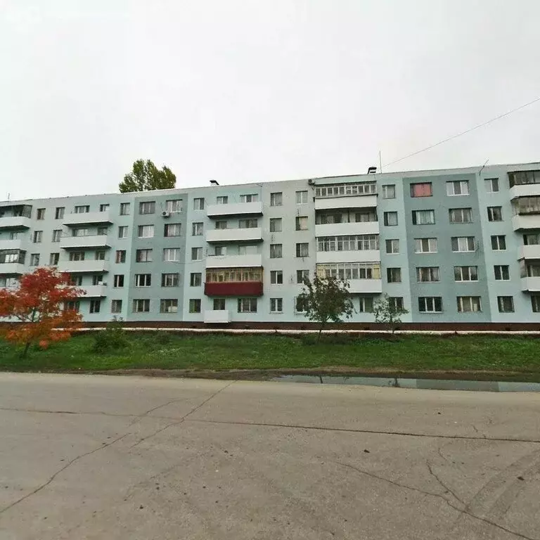 2-комнатная квартира: Чапаевск, улица Ленина, 1 (48 м) - Фото 1