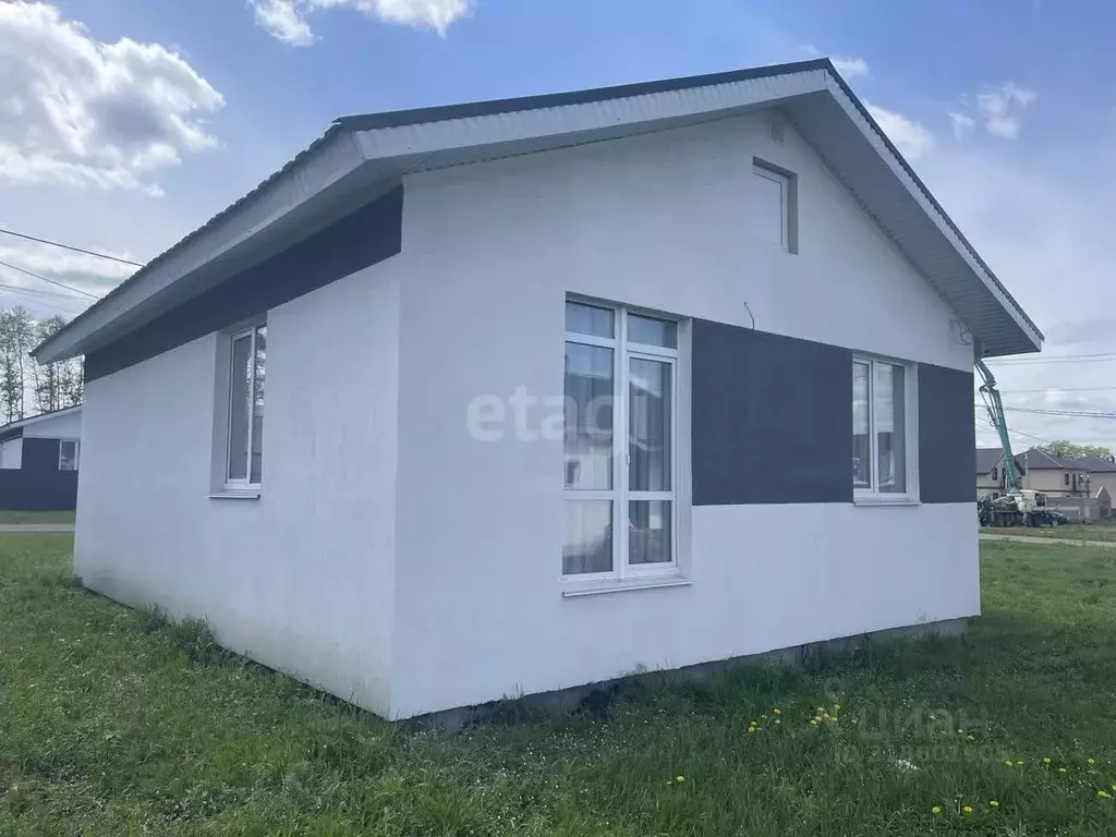 Дом в Башкортостан, Уфимский район, Дмитриевский сельсовет, д. ... - Фото 0